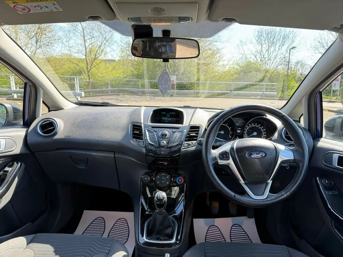 2014-ford-fiesta-10-zetec-100ps-ecoboost-ss-5d-big-8