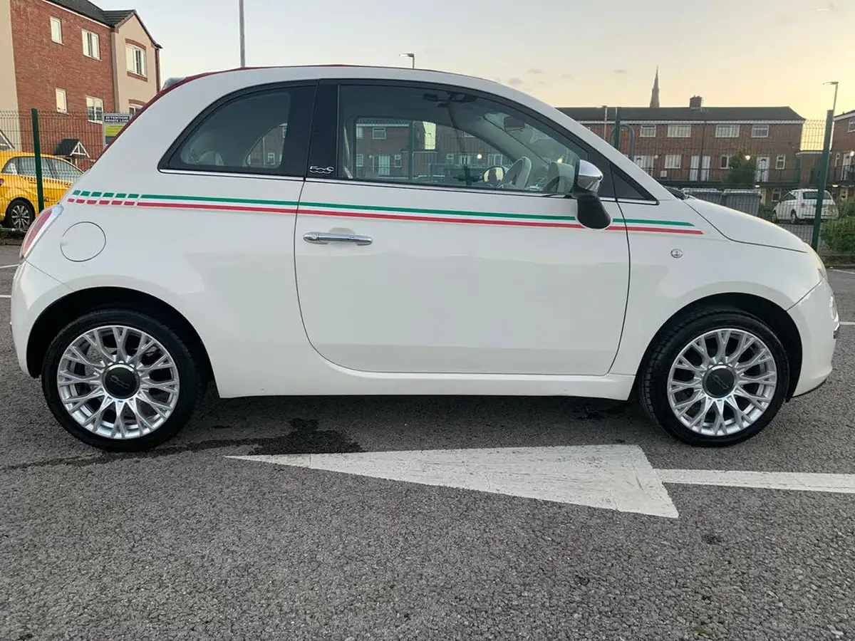 2010-fiat-500c-12-lounge-big-8