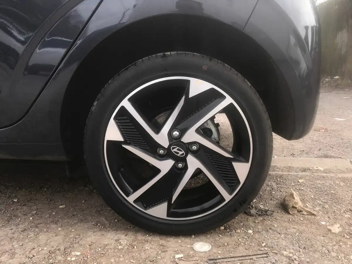 2025-hyundai-i10-12-premium-79ps-big-8
