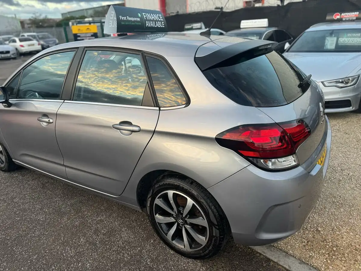 2017-citroen-c4-16bluehdi-edition-big-13