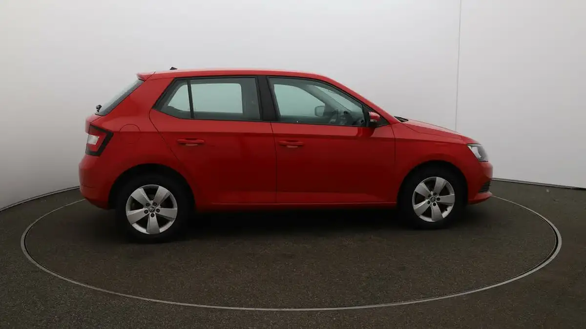2018-skoda-fabia-10-tsi-se-109ps-ss-hatchback-dsg-big-8