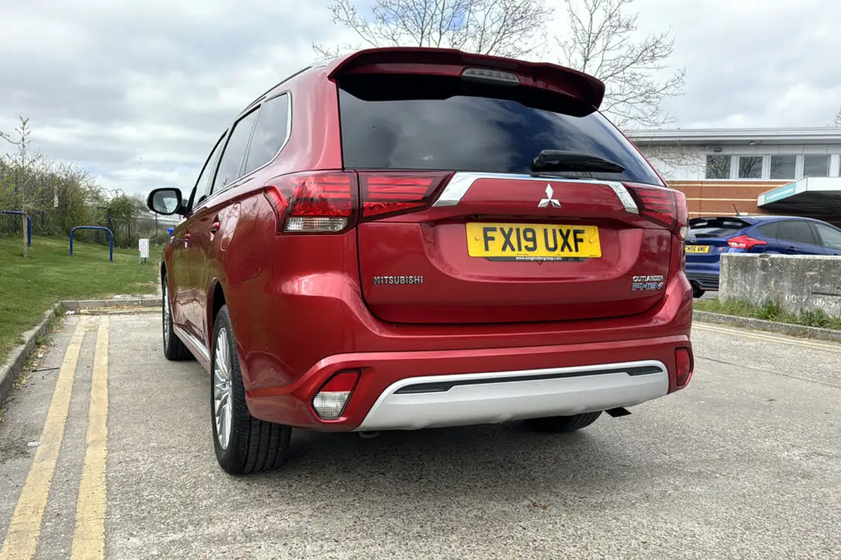 2019-mitsubishi-outlander-24-5h-phev-big-43