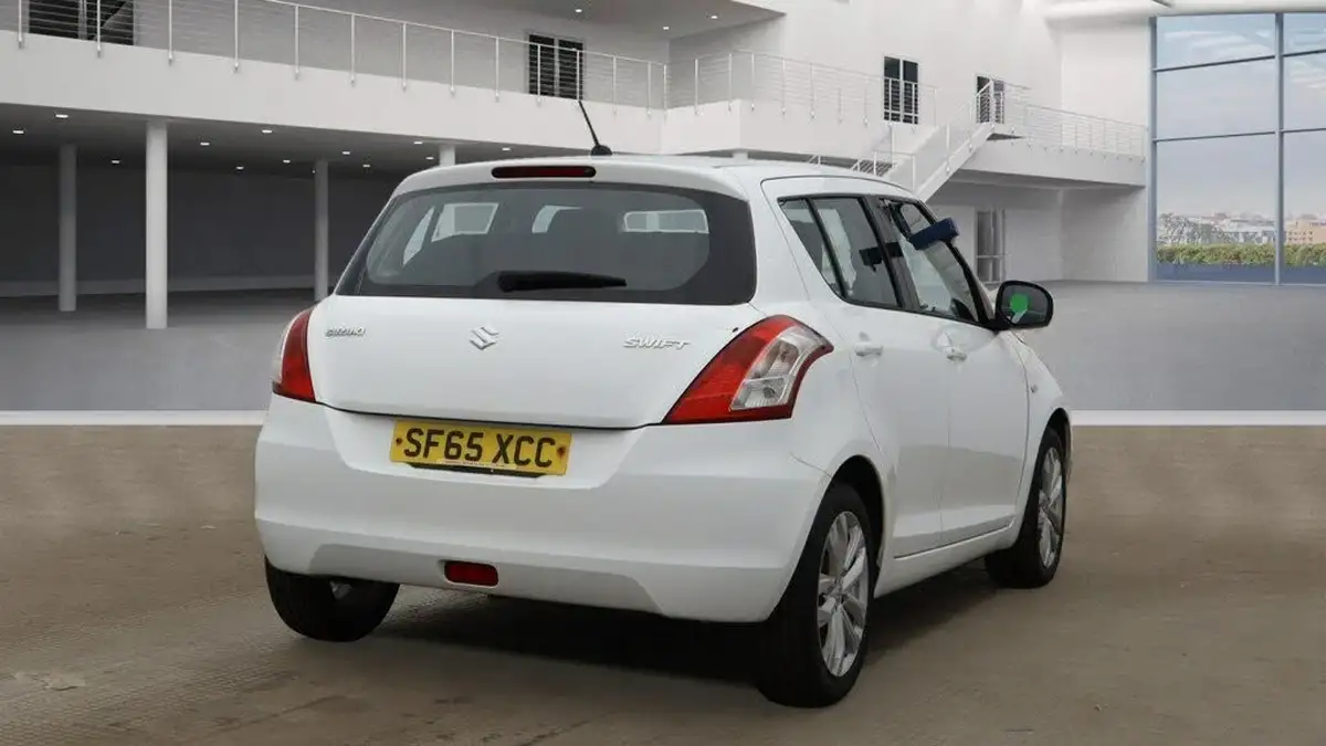 2015-suzuki-swift-12-sz3-5d-big-2