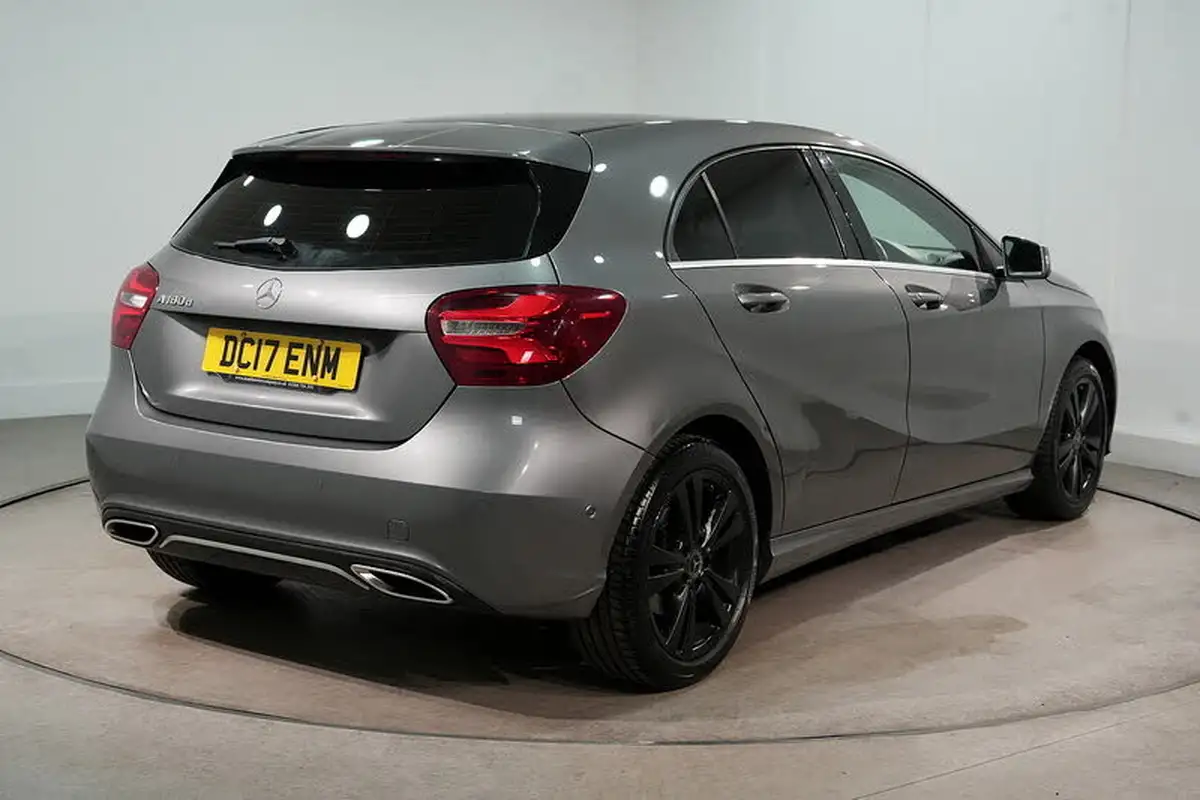 2017-mercedes-benz-a-class-15d-a180d-sport-premiumss-7g-dct-big-6