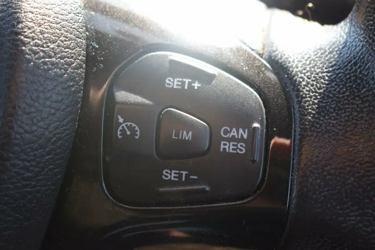 2018-ford-ka-12-ti-vct-active-big-3