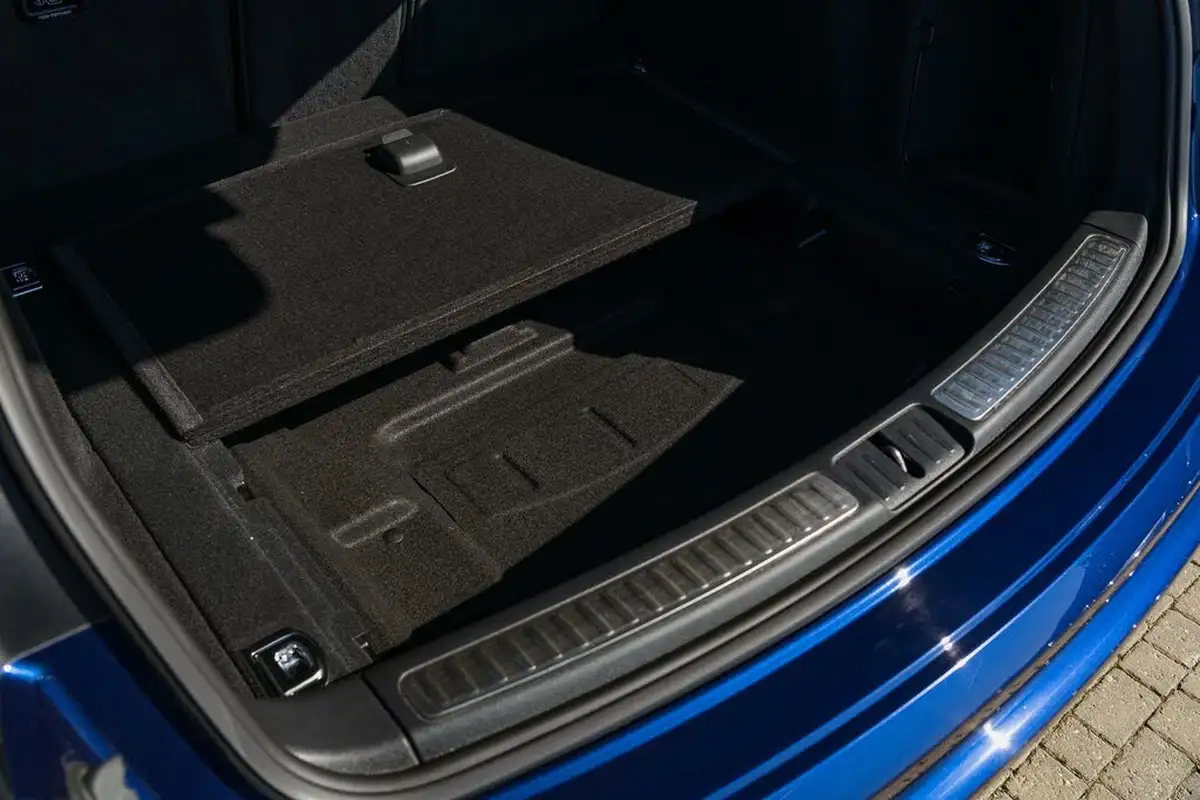 2023-porsche-macan-20-big-14