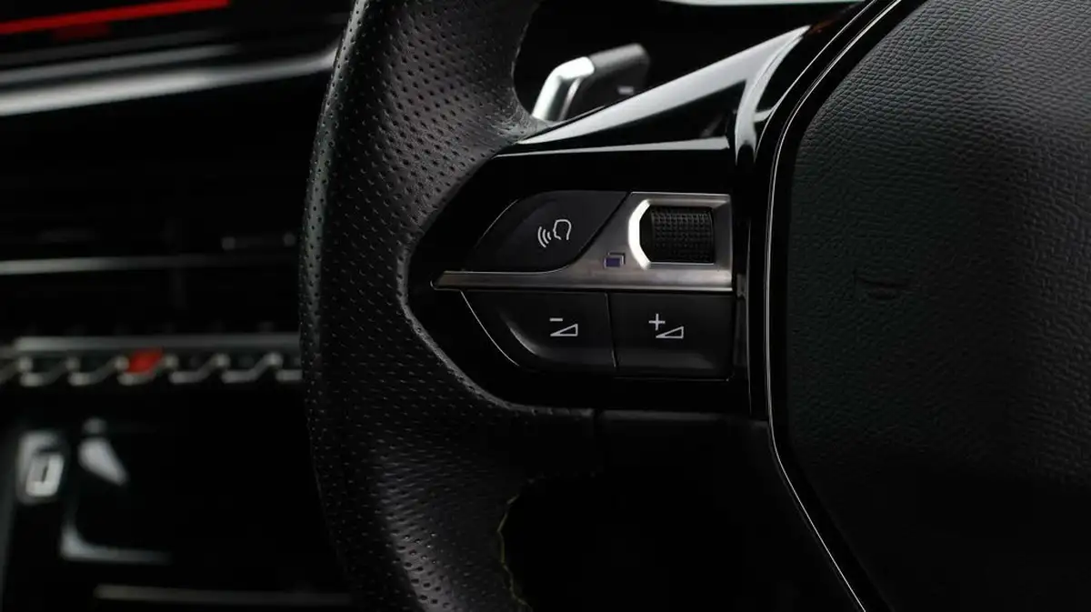 2021-peugeot-2008-suv-12-puretech-gt-premium-155bhp-eat8-big-20