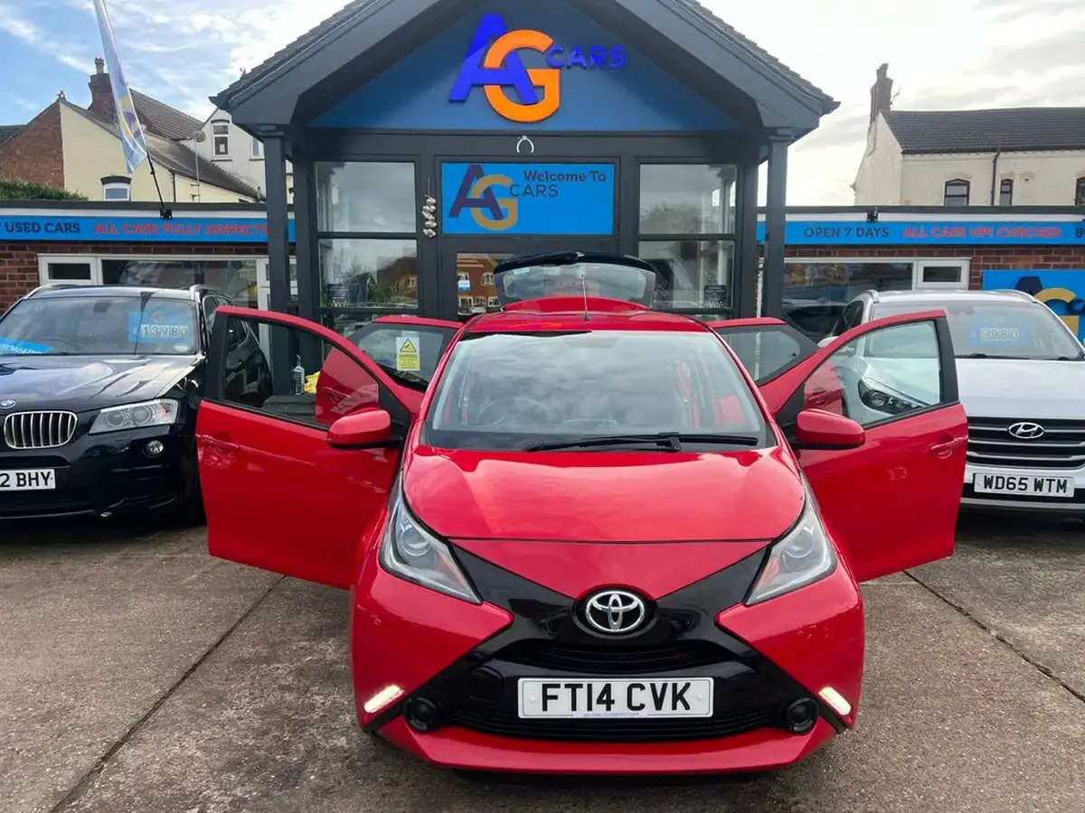 2014-toyota-aygo-10-vvt-i-x-play-5d-big-47