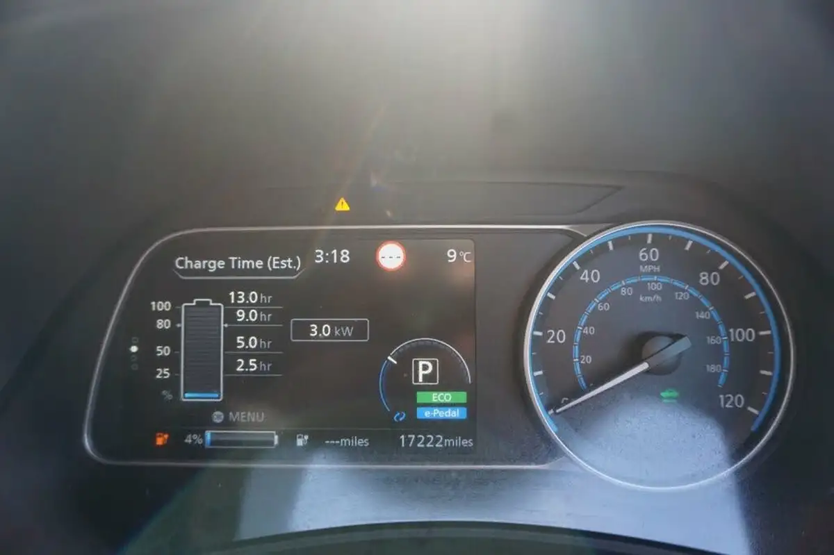2022-nissan-leaf-e-acenta-39kwh-big-14