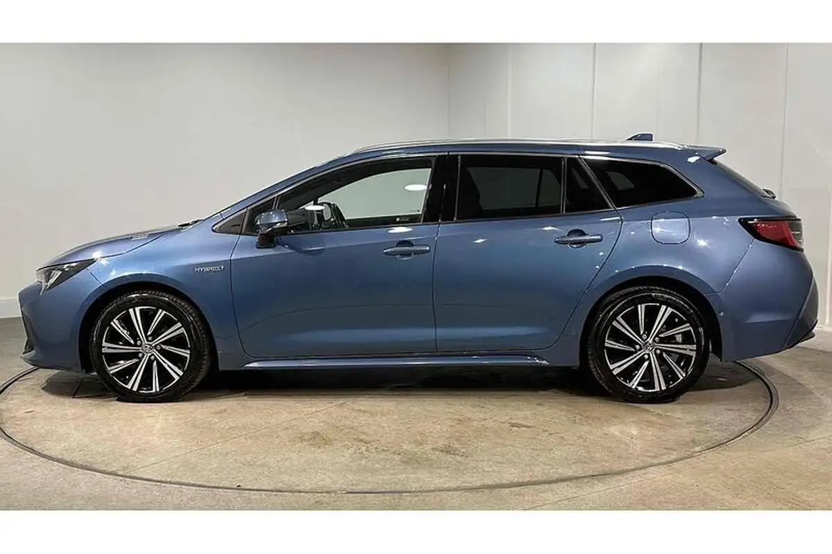 2021-toyota-corolla-18-vvt-i-design-trk-touring-sports-5d-big-8