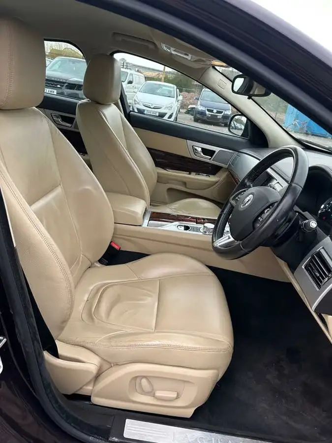 2012-jaguar-xf-22td-luxury-190ps-saloon-4d-auto-big-12