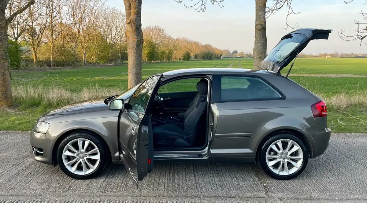 2011-audi-a3-14-sport-tfsi-hatchback-3d-big-3