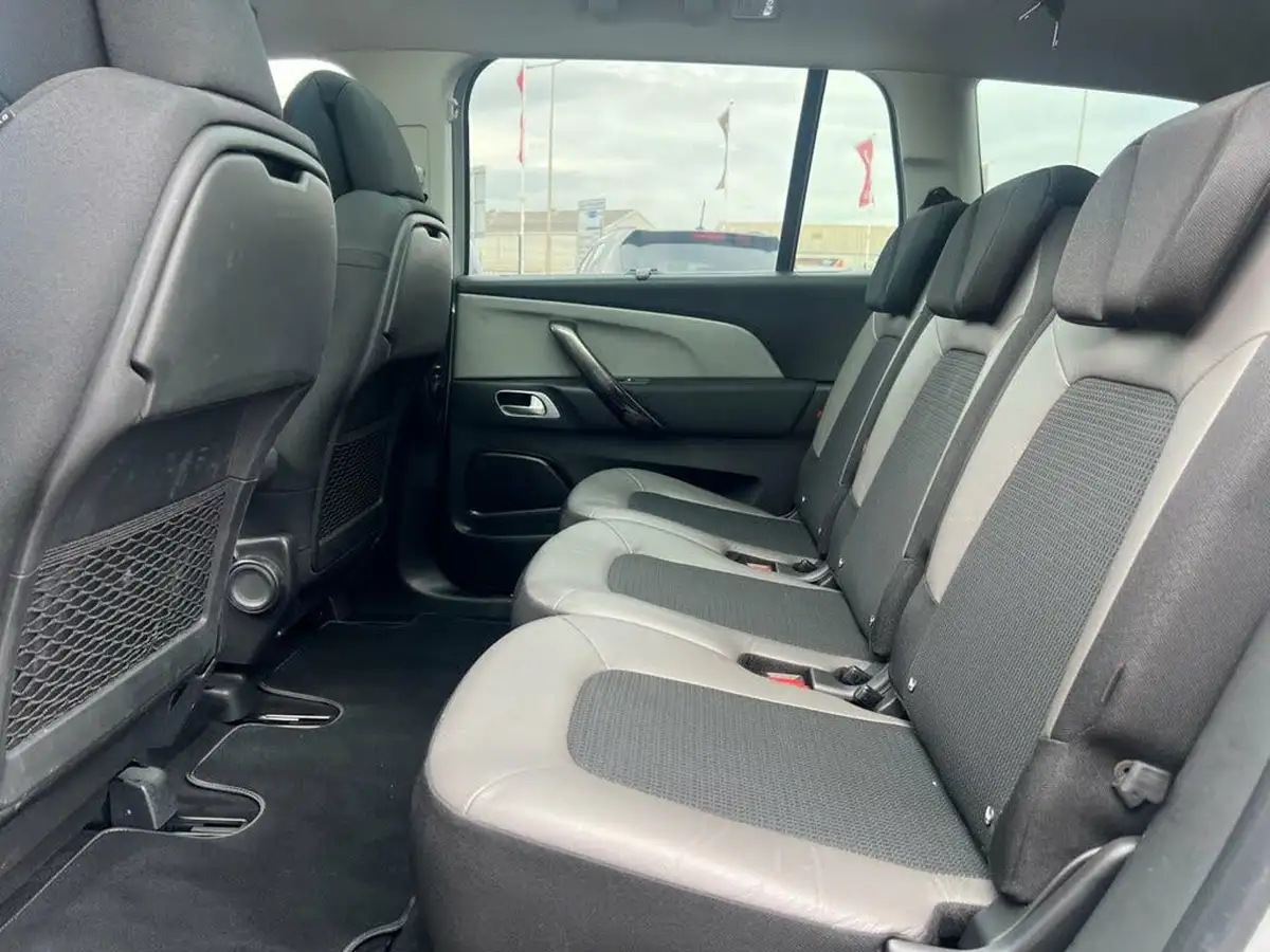 2015-citroen-grand-c4-picasso-20bluehdi-exclusive-eat6-big-15