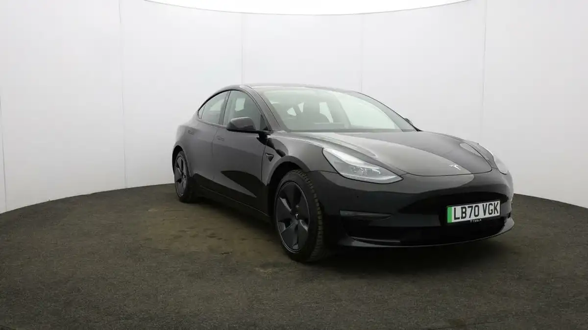 2020-tesla-model-3-e-long-range-big-38