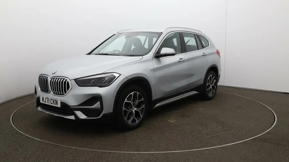 2021-bmw-x1-15-sdrive18i-xline-big-3