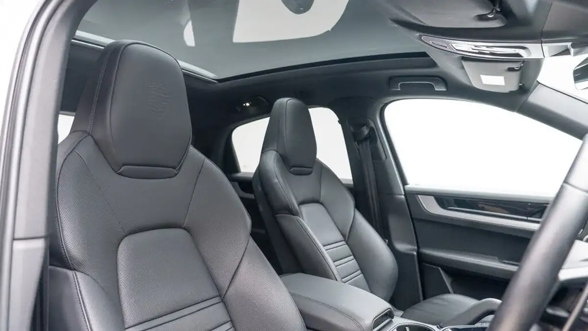 2024-porsche-cayenne-30-v6-353ps-coupe-big-2