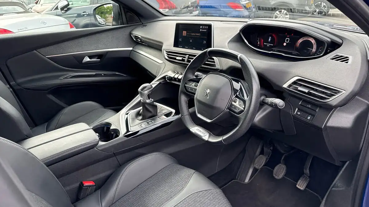 2020-peugeot-3008-suv-12-puretech-gt-line-premium-big-10