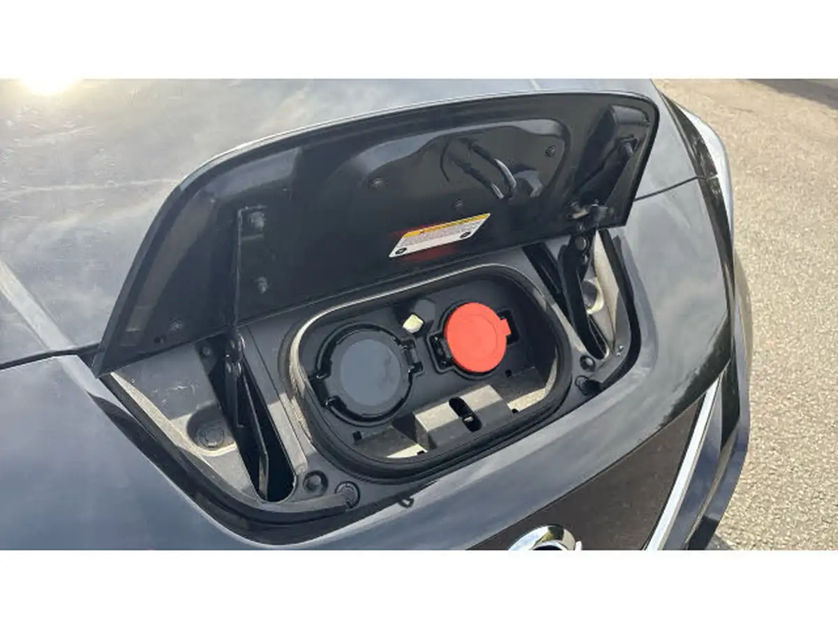 2021-nissan-leaf-e-e-tekna-big-26