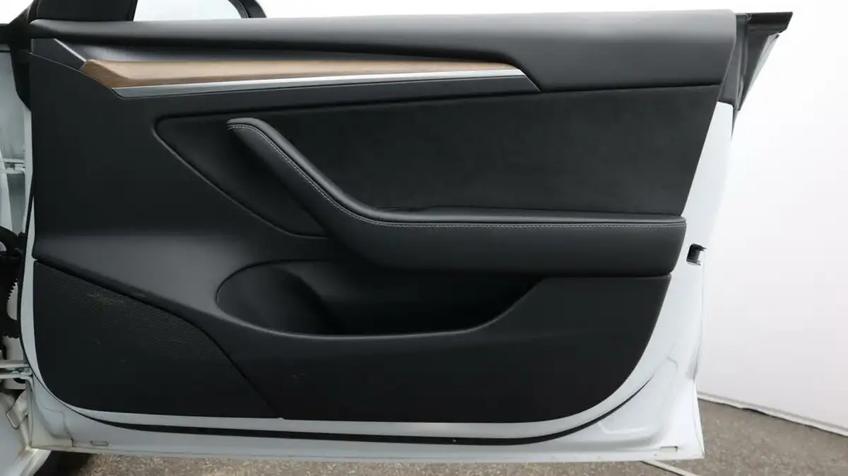 2021-tesla-model-3-e-standard-plus-big-15