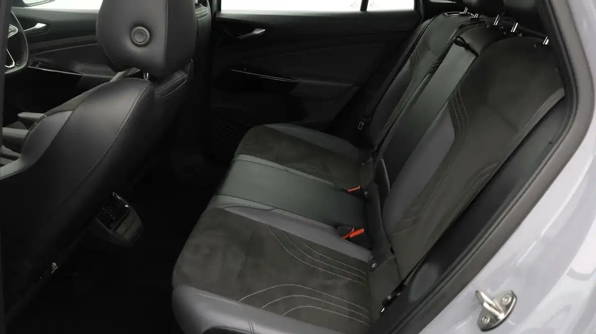 2022-volkswagen-id4-e-life-148ps-52kwh-pure-performance-big-15