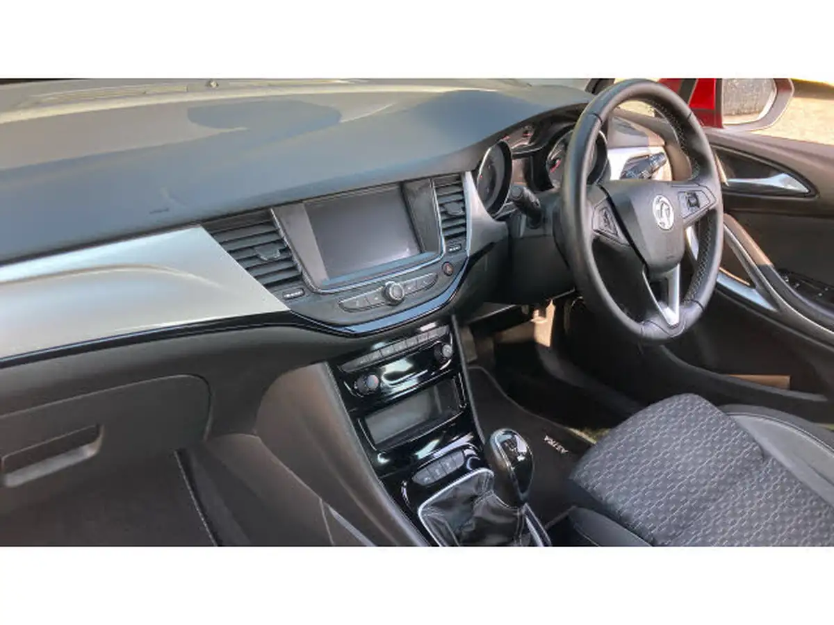 2021-vauxhall-astra-12-turbo-sri-nav-145ps-hatchback-big-8