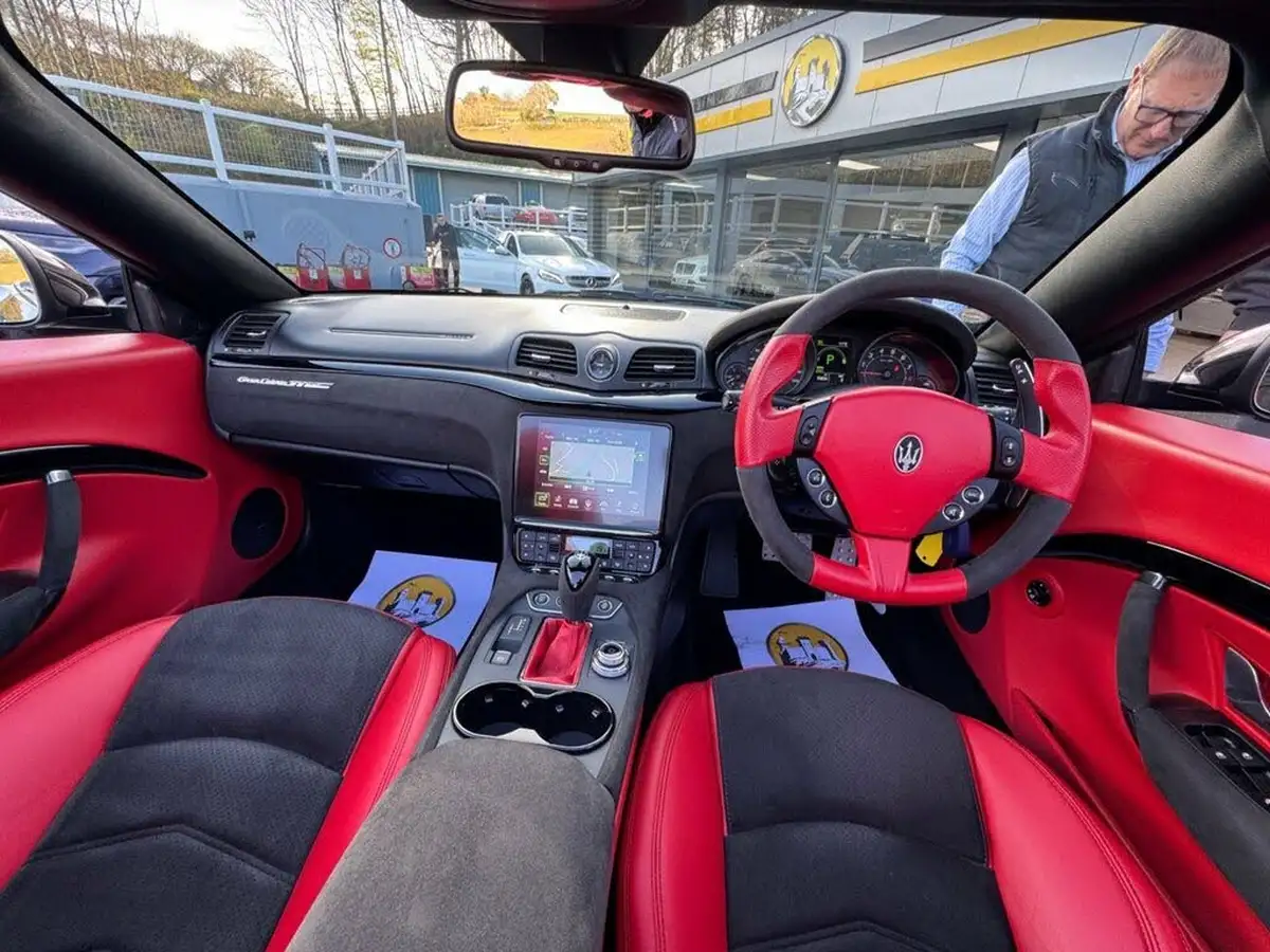 2020-maserati-grancabrio-47-mc-big-12