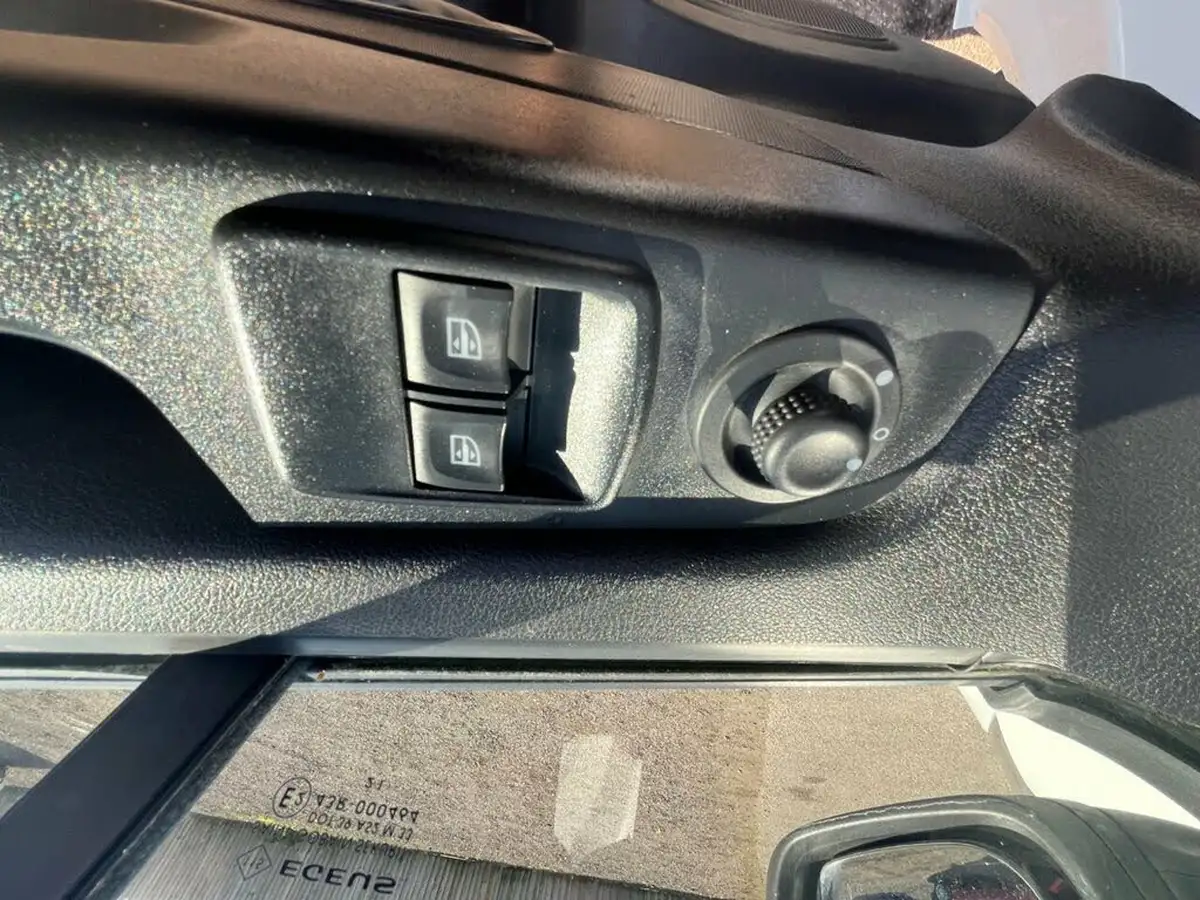 2021-renault-trafic-20dci-ll30-energy-120-business-panel-big-12
