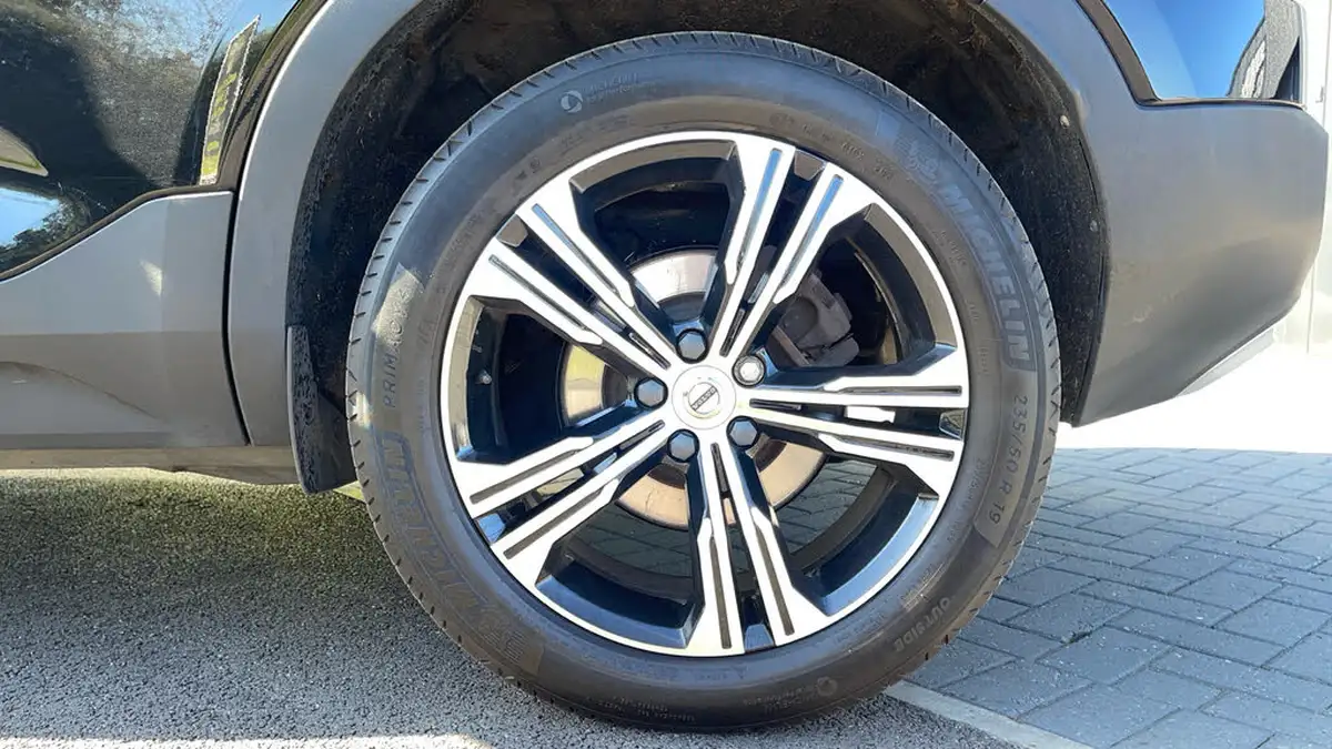 2020-volvo-xc40-20-b4-inscription-pro-big-17