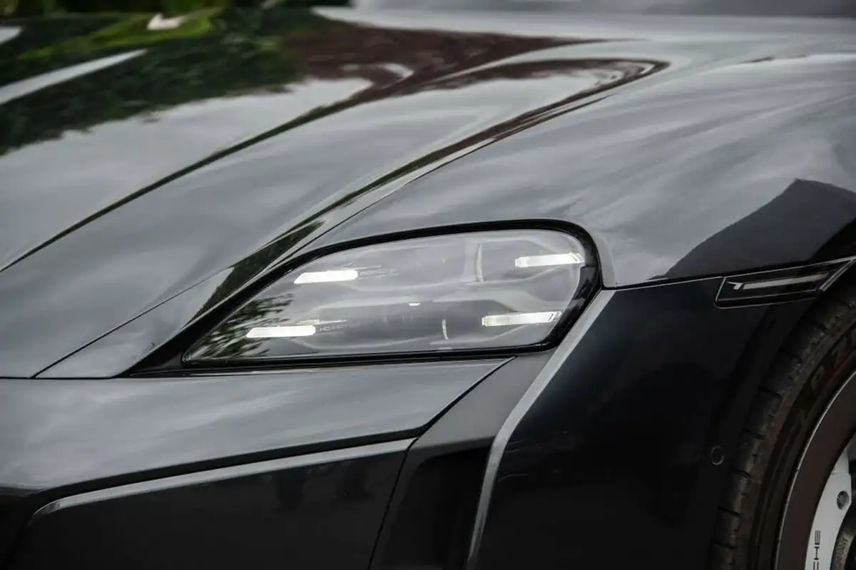 2024-porsche-taycan-e-turbo-sport-turismo-884ps-big-38