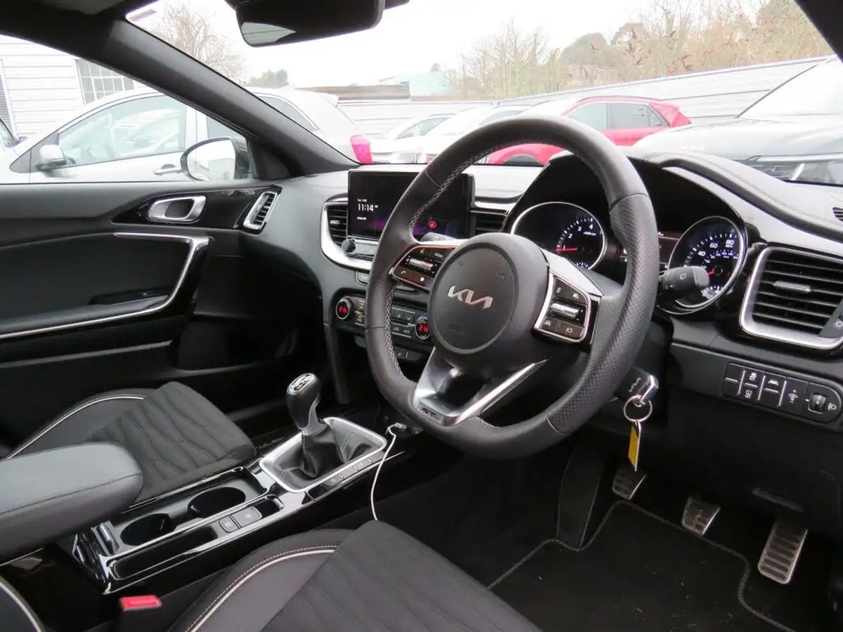 2024-kia-ceed-15-t-gdi-gt-line-138bhp-big-11