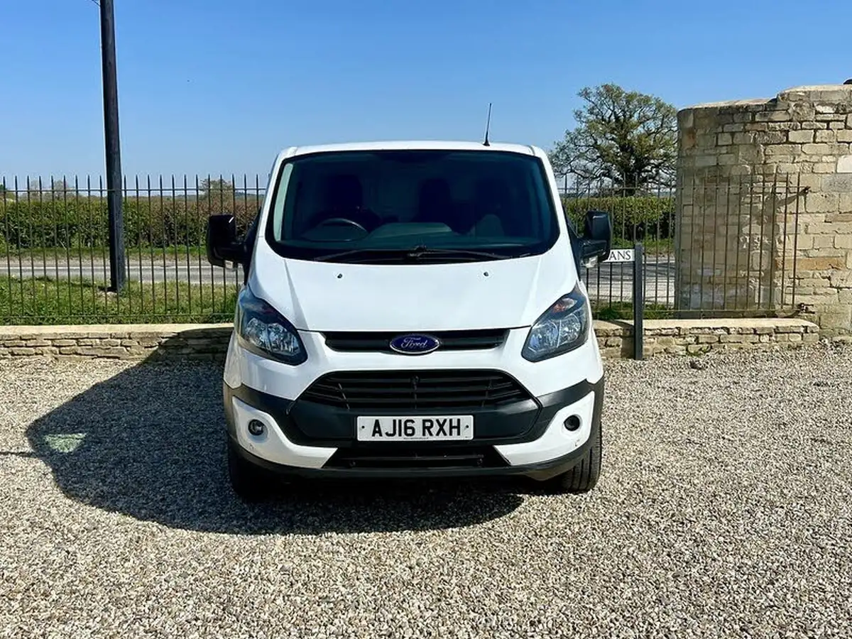 2016-ford-transit-custom-22tdci-290-l1h2-100ps-econetic-panel-van-big-1