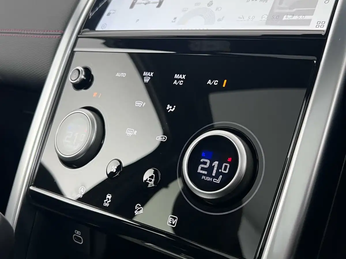 2022-land-rover-discovery-sport-15-p300e-r-dynamic-se-big-31