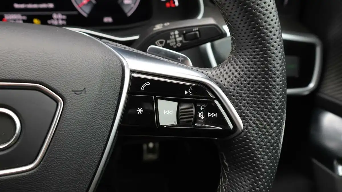 2022-audi-a6-saloon-20-40-tfsi-black-edition-big-25