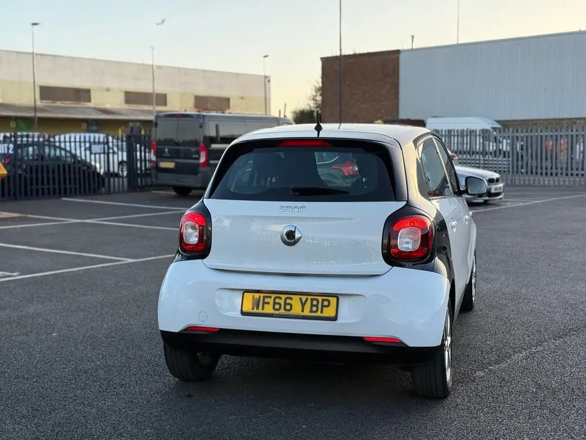 2016-smart-forfour-10-passion-71bhp-ss-big-11