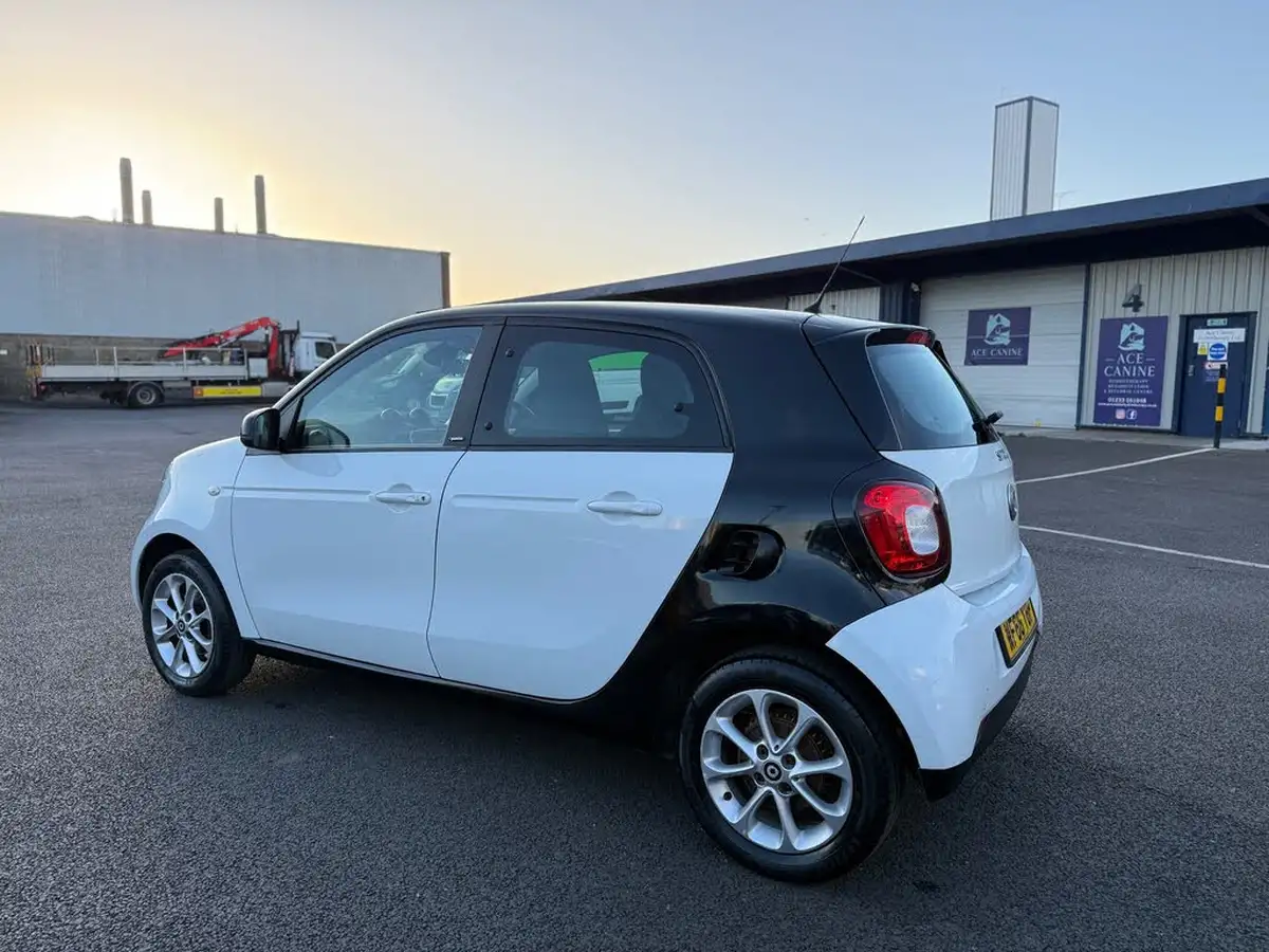 2016-smart-forfour-10-passion-71bhp-ss-big-15