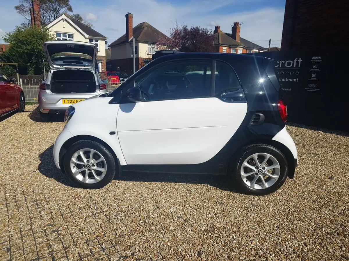2016-smart-fortwo-10-passion-70bhp-ss-coupe-big-2