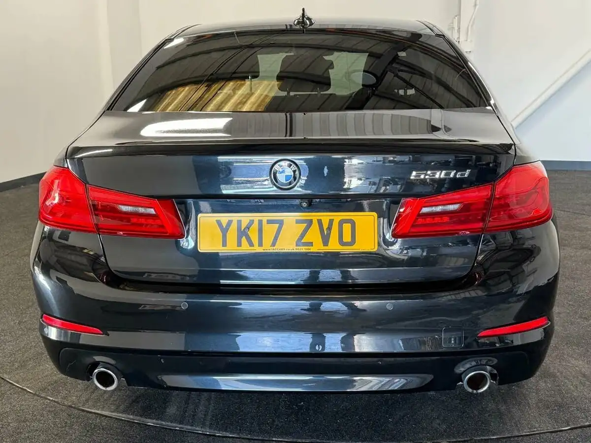 2017-bmw-5-series-20-530i-se-saloon-4d-big-4