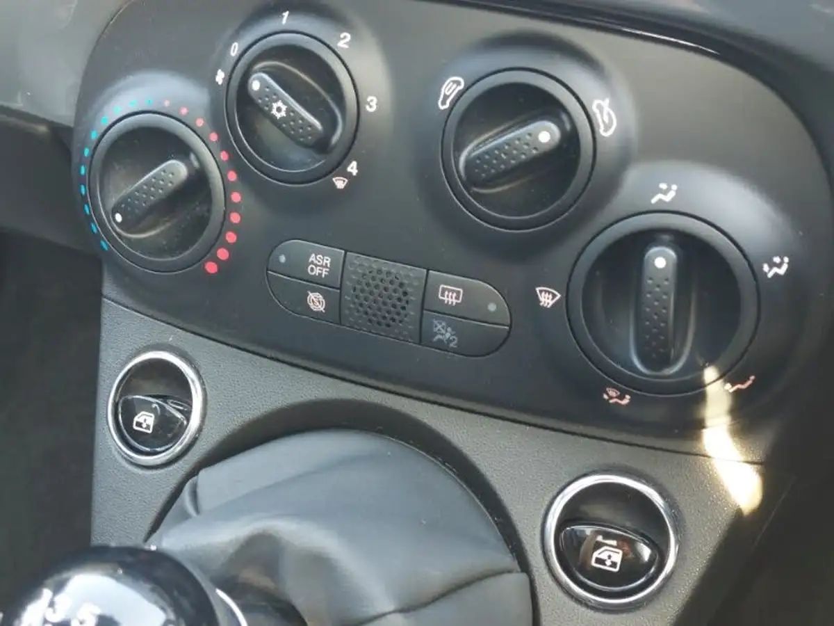 2021-fiat-500-10-lounge-big-15