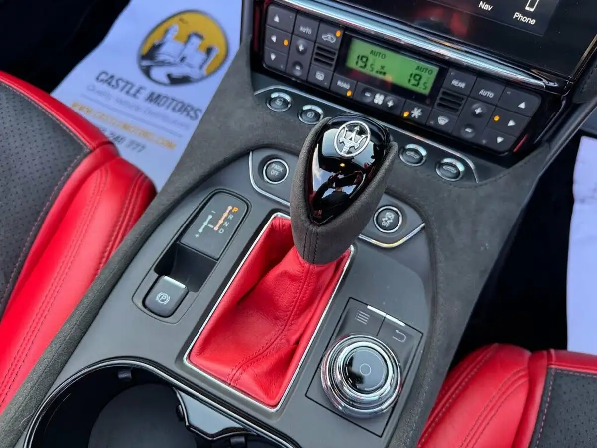 2020-maserati-grancabrio-47-mc-big-32
