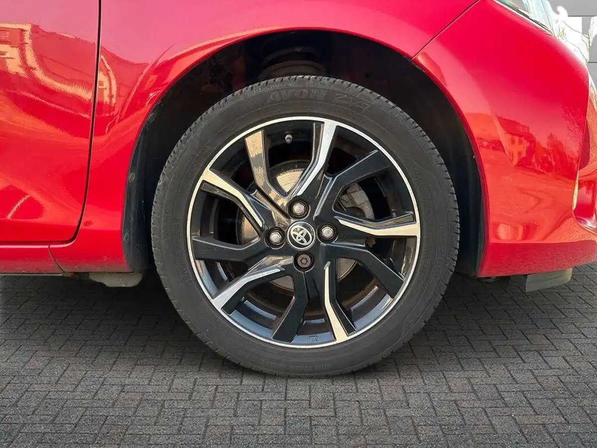 2015-toyota-yaris-133-sport-big-8
