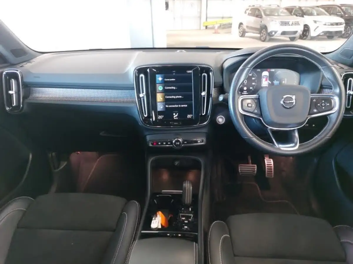 2021-volvo-xc40-15-t5-r-design-262bhp-big-2