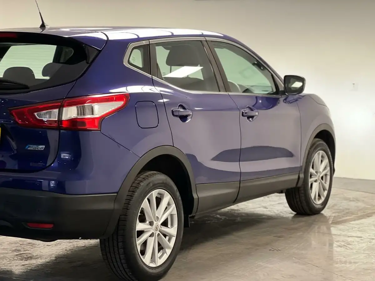 2014-nissan-qashqai-15dci-acenta-big-6