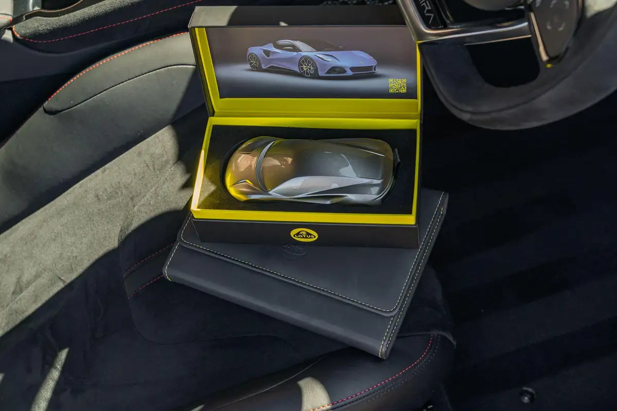 2023-lotus-emira-35-first-edition-v6-big-25