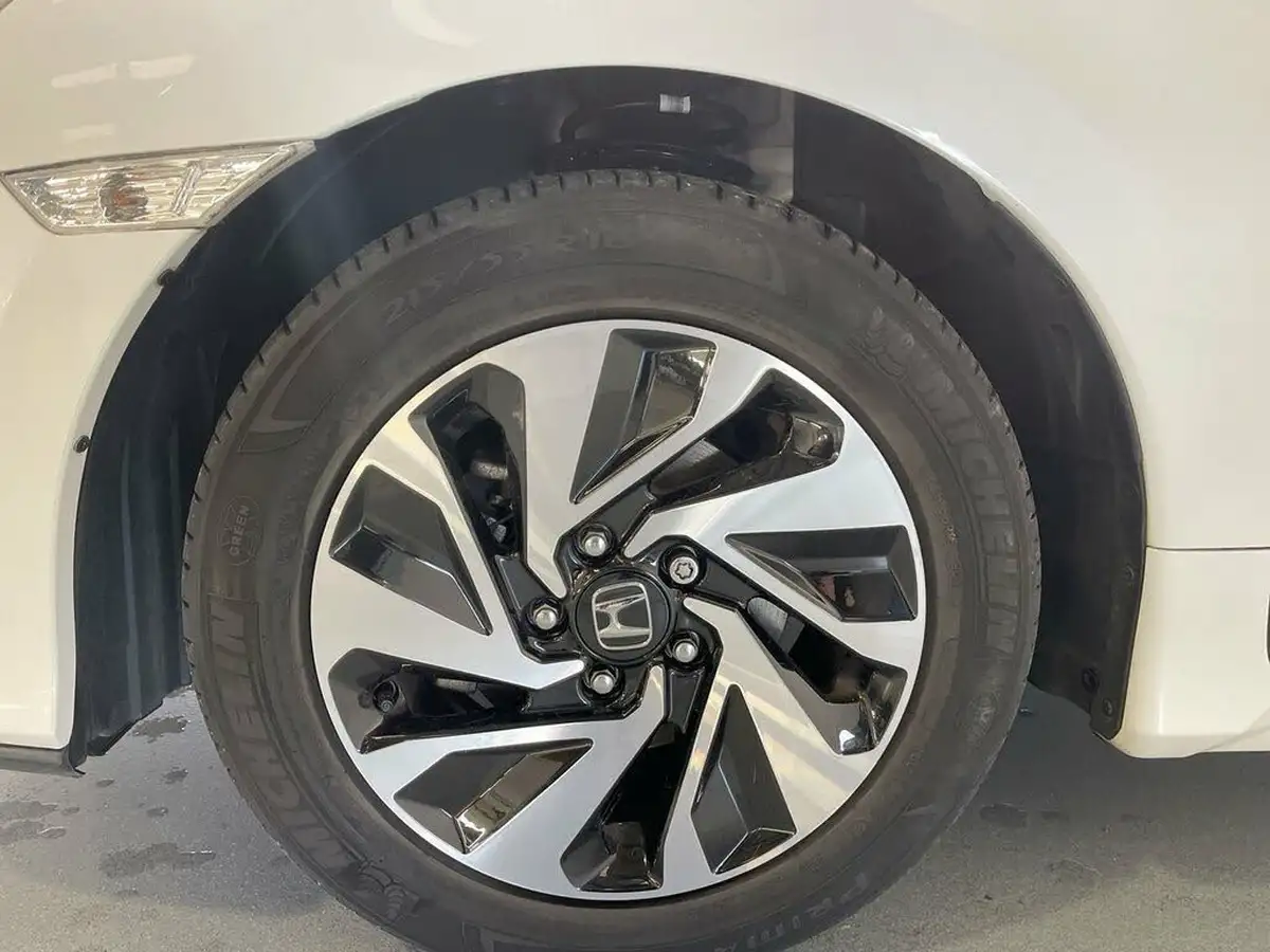 2020-honda-civic-10-vtec-turbo-se-hatchback-5d-cvt-big-8