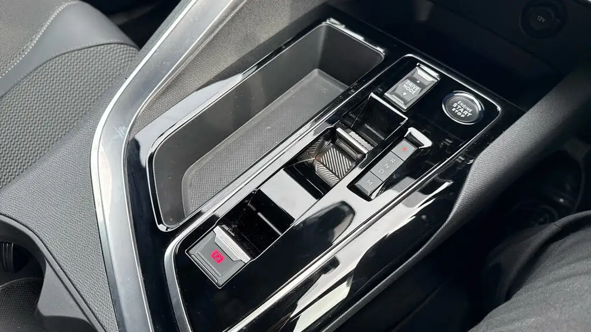 2023-peugeot-3008-suv-12-puretech-gt-130bhp-ss-eat8-big-19