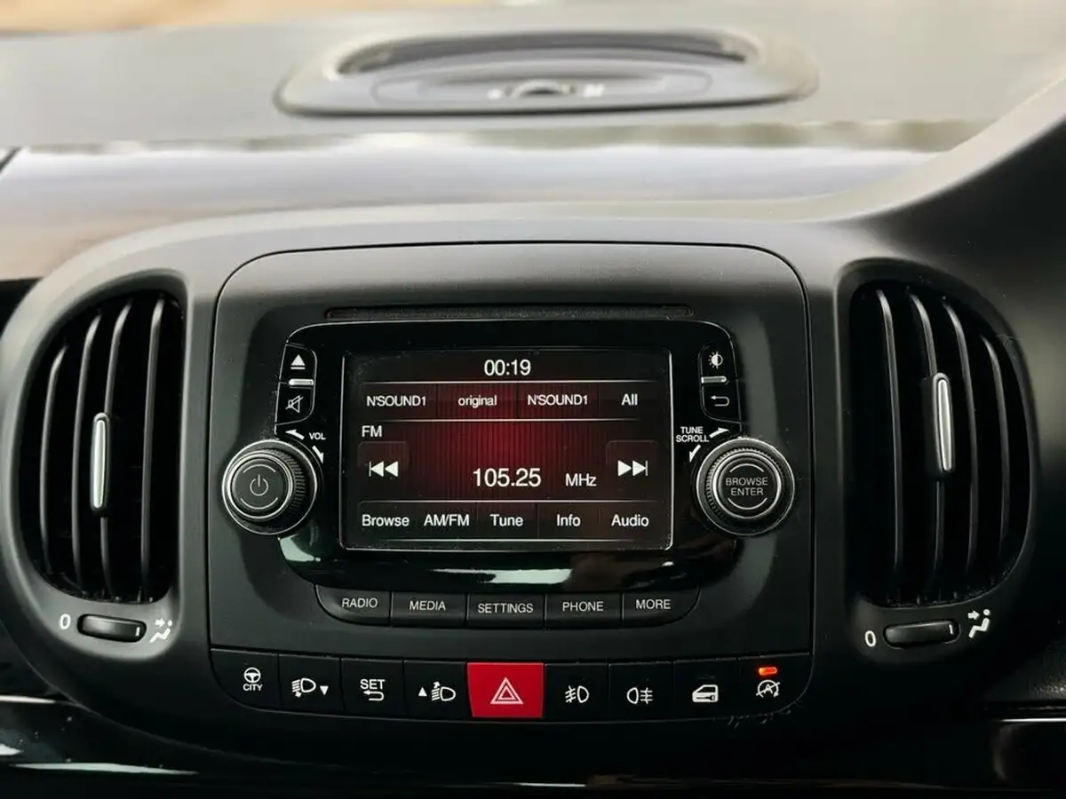 2014-fiat-500l-13-multijet-trekking-ss-dualogic-big-19