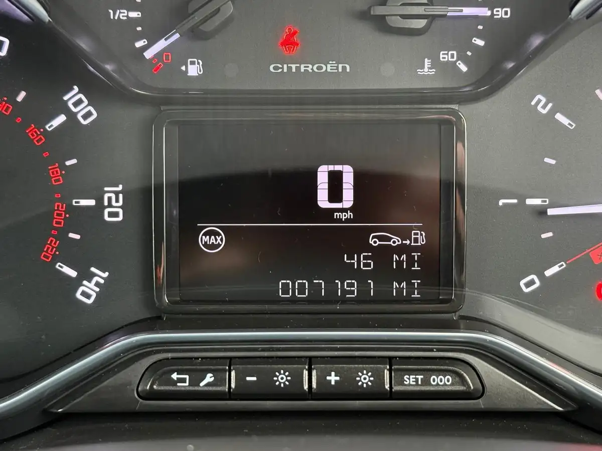 2021-citroen-c3-aircross-12-puretech-shine-plus-110ps-big-13