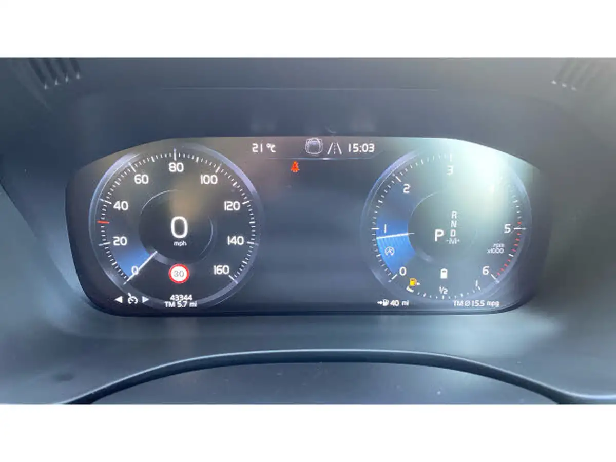 2021-volvo-xc60-20td-b4-momentum-big-10