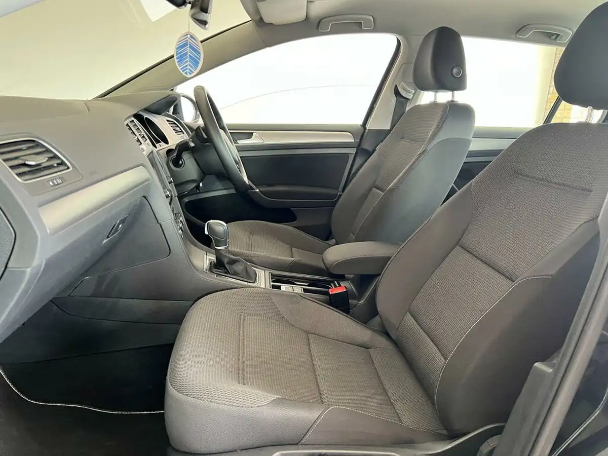 2016-volkswagen-golf-big-2