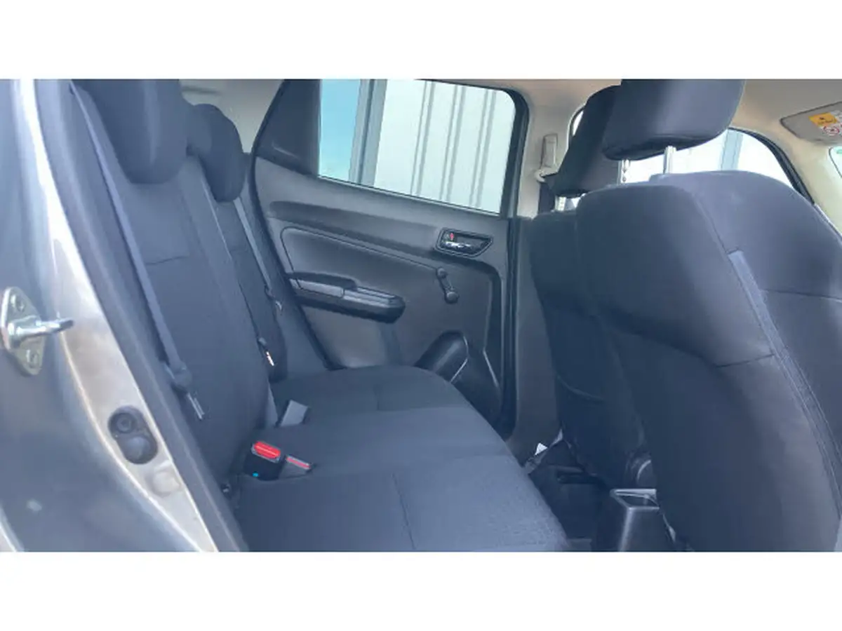 2019-suzuki-swift-12-dualjet-attitude-big-15